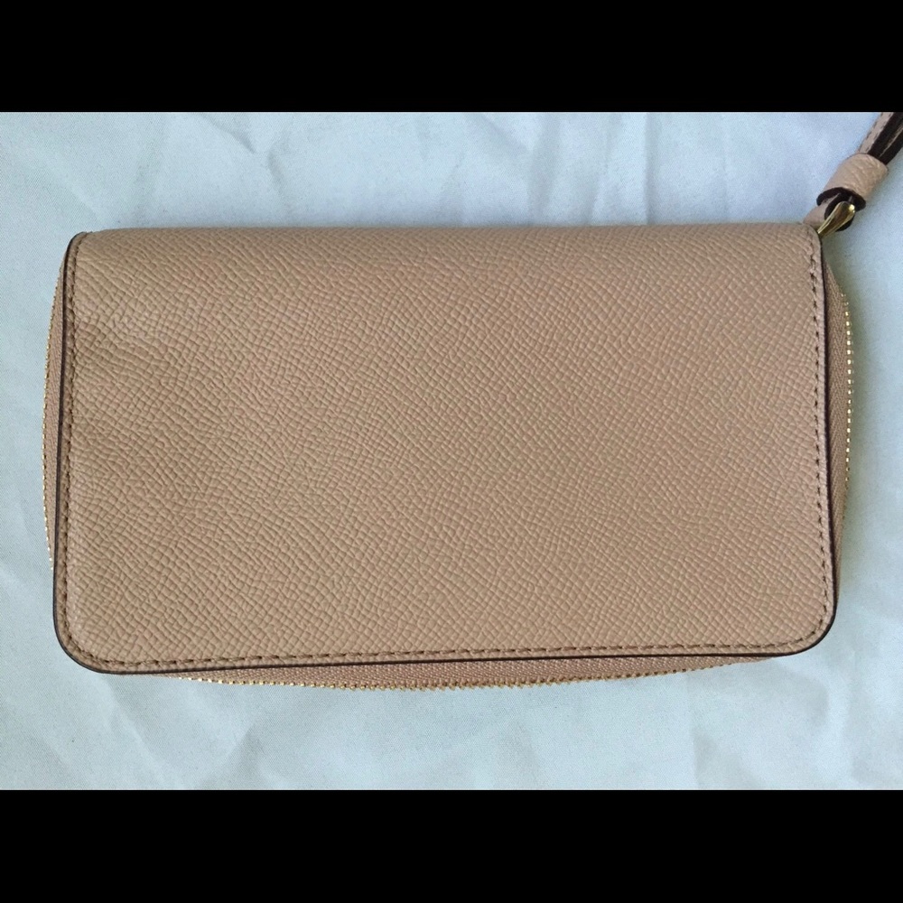 New with tag Coach Iphone /Phone holder wristlet - Picture 3 of 8